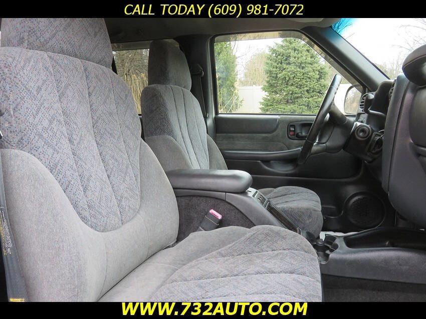 Used 2002 Chevrolet S10 Pickup LS w/ ZR5 Appearance Pkg AWD/4WD image 7