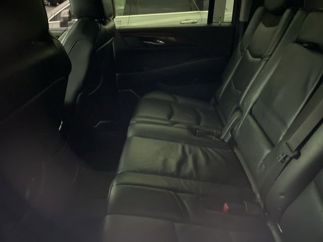 Used 2015 Cadillac Escalade ESV Premium AWD/4WD image 4