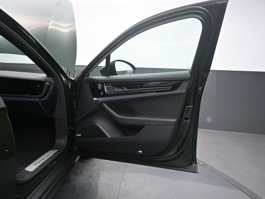 New 2025 Porsche Panamera image 16