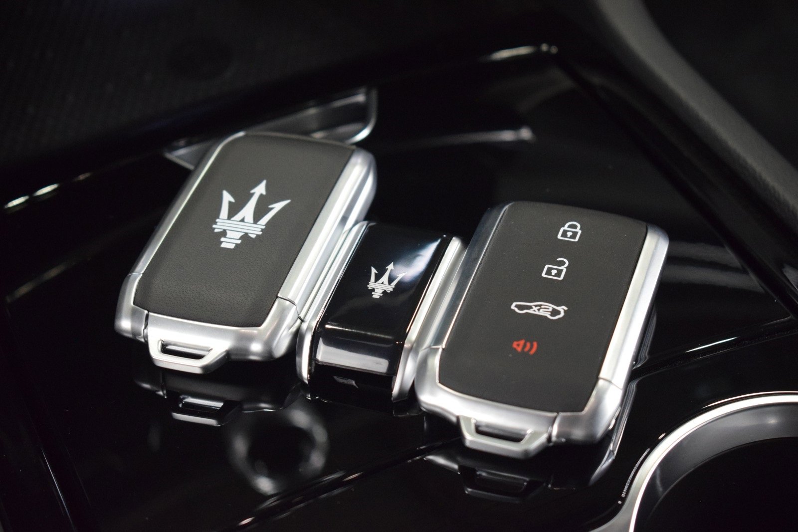 Certified 2024 Maserati Grecale Modena image 44