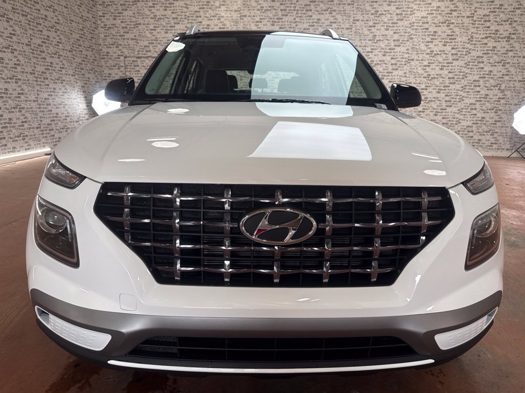 New 2026 Hyundai Venue SEL FWD image 2