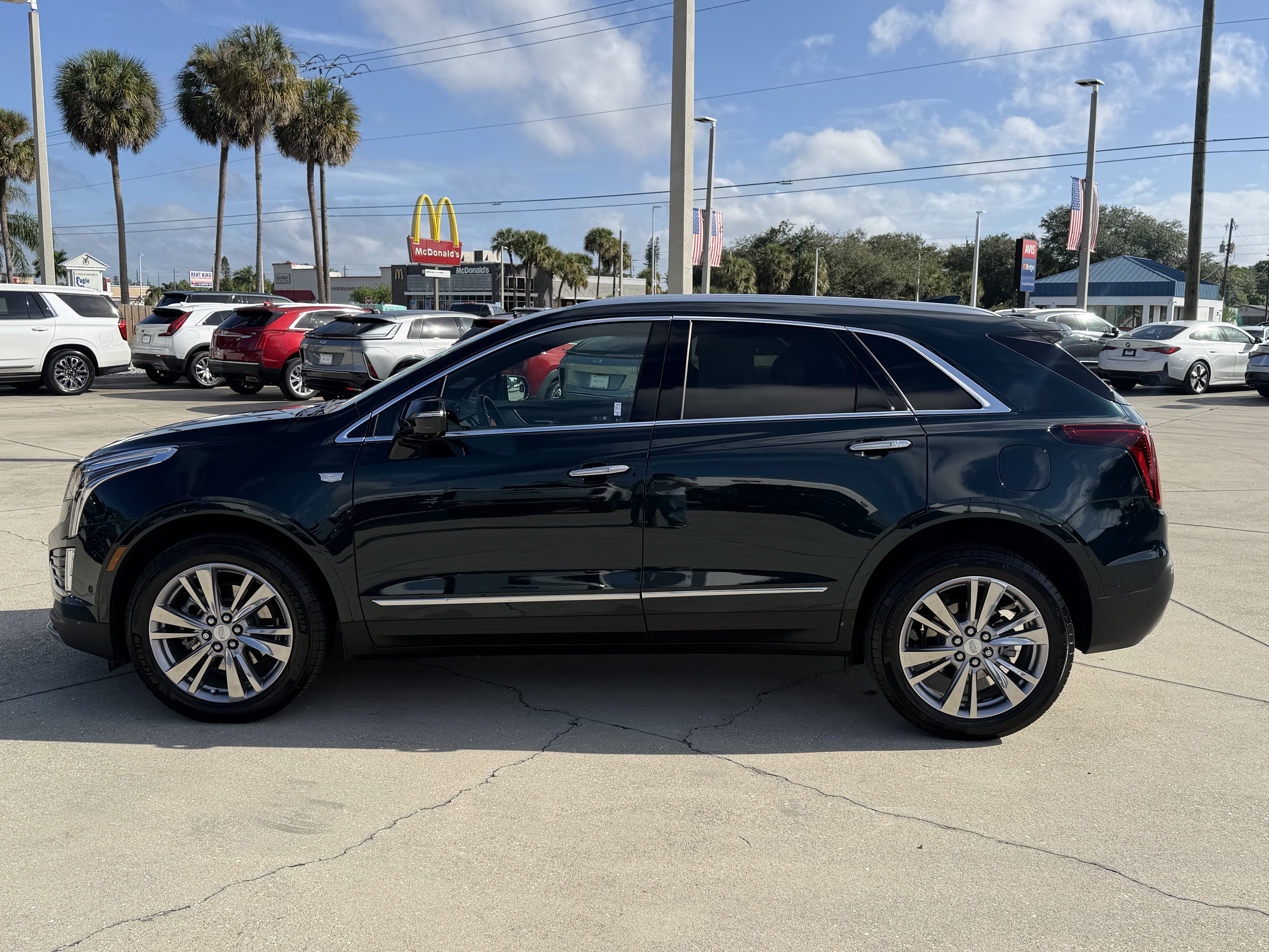 Certified 2024 Cadillac XT5 Premium Luxury w/ Technology Package FWD image 6