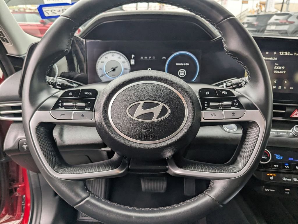Used 2025 Hyundai Elantra SEL image 17
