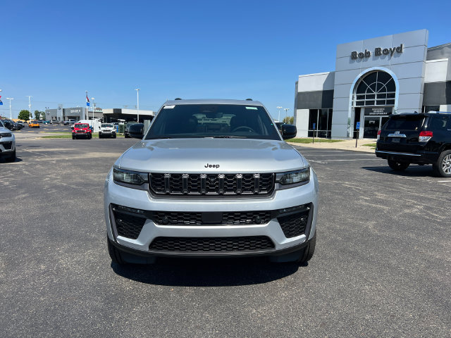 New 2026 Jeep Grand Cherokee Limited AWD/4WD image 2