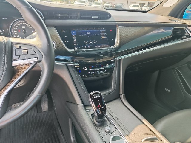 Used 2022 Cadillac XT6 Premium Luxury w/ Platinum Package AWD/4WD image 22