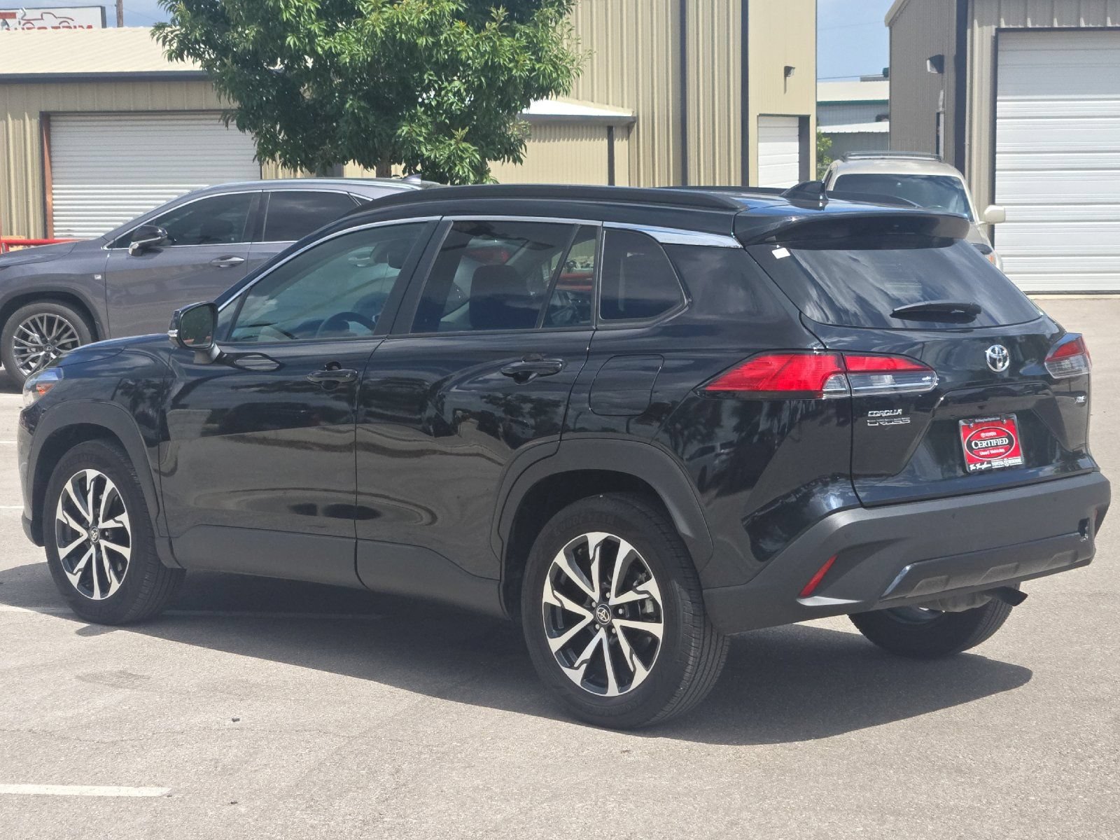 Certified 2025 Toyota Corolla Cross XLE FWD image 3