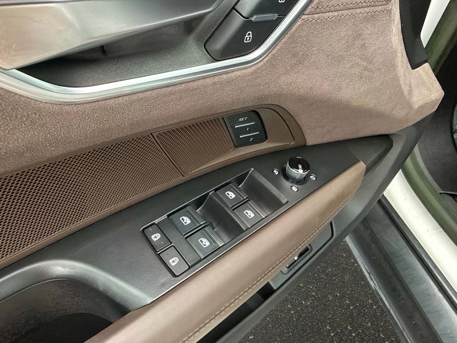 Used 2023 Audi e-tron GT Prestige image 19