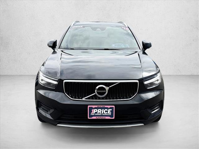 Used 2019 Volvo XC40 T5 Momentum image 2
