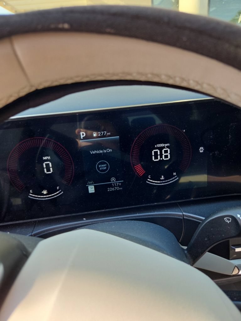 Used 2025 Hyundai Santa Fe SE FWD image 3