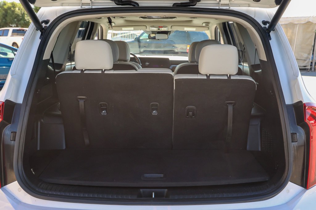 Used 2025 Kia Telluride S FWD image 17