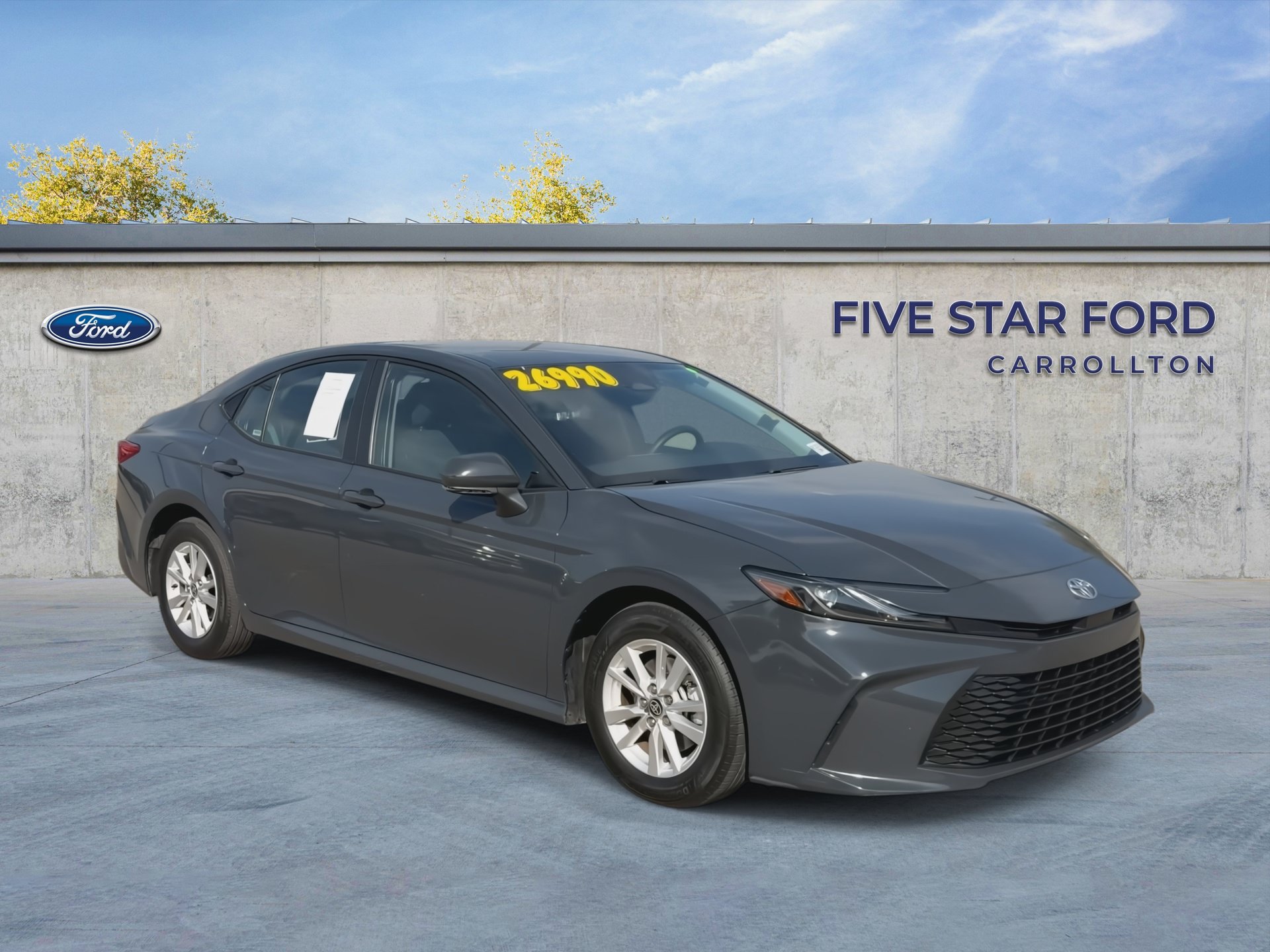 Used 2025 Toyota Camry LE FWD image 2