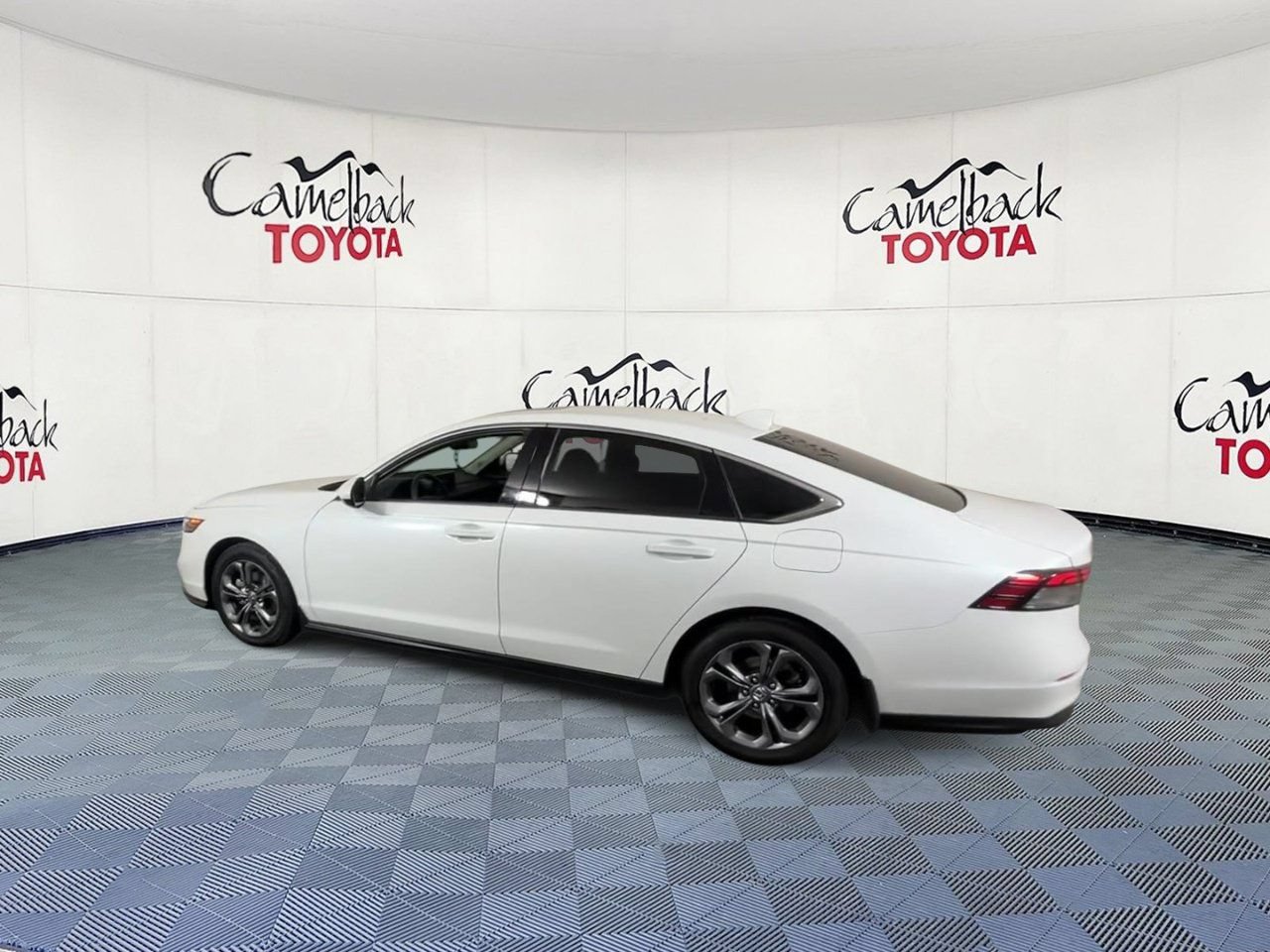 Used 2023 Honda Accord EX image 8