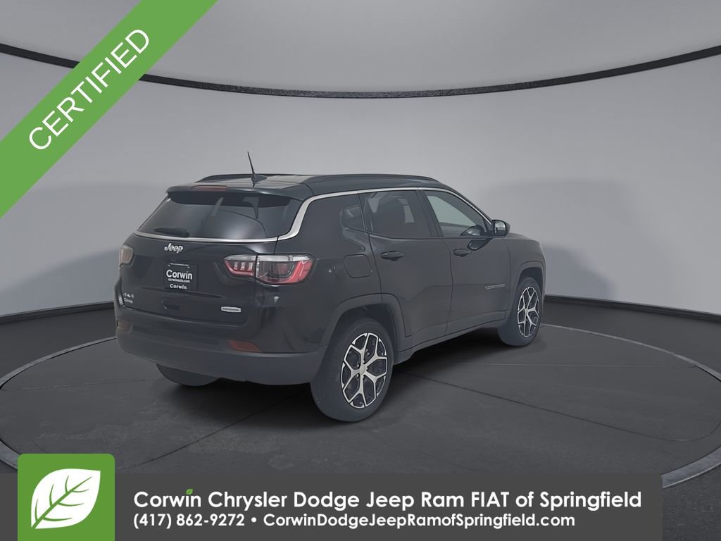 Used 2024 Jeep Compass Latitude image 14