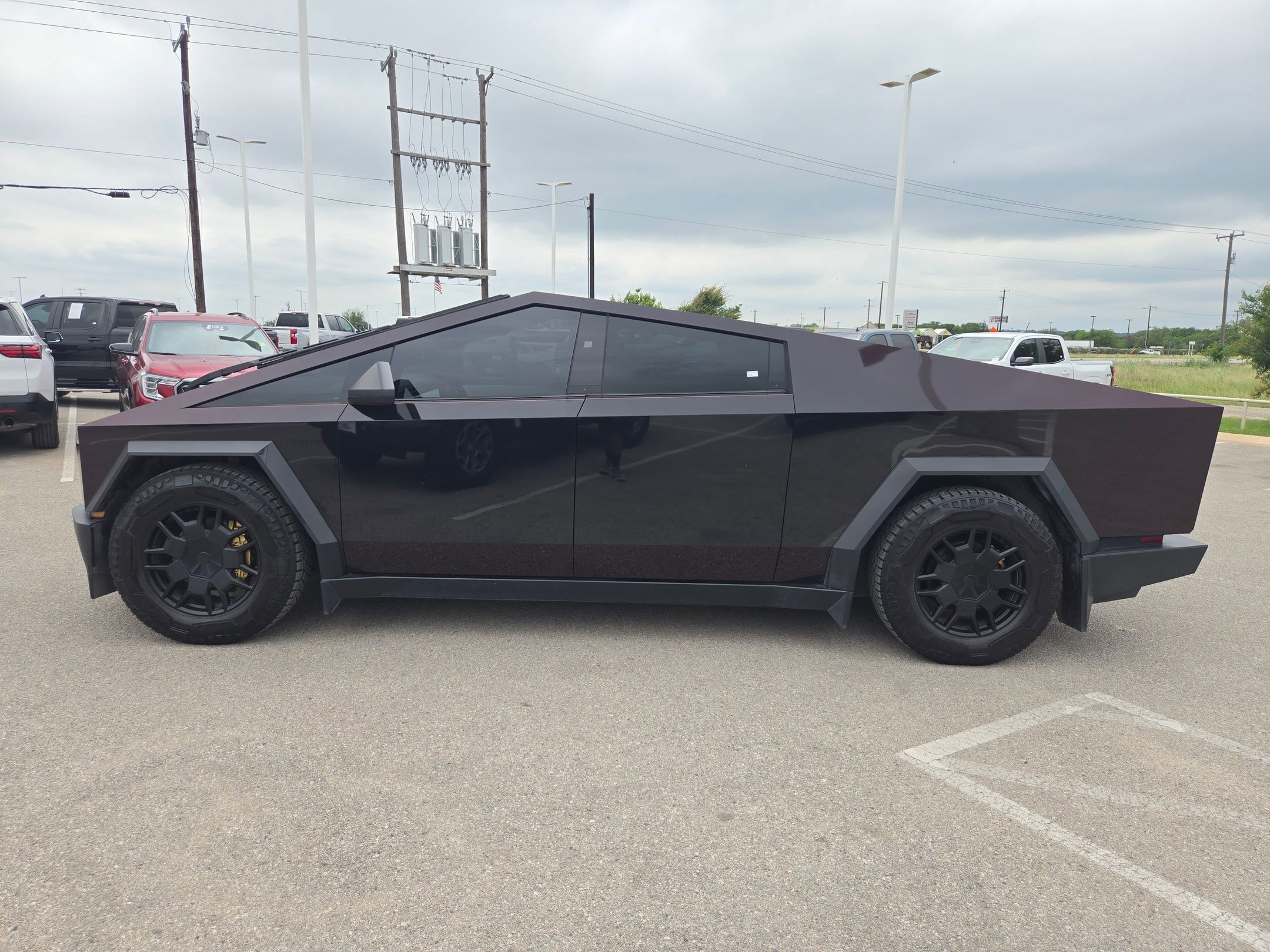 Used 2024 Tesla Cybertruck AWD Crew Cab image 6