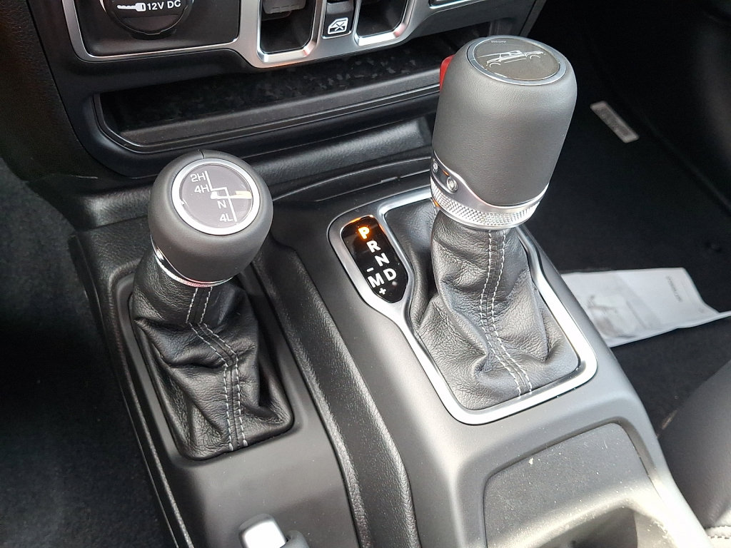 New 2026 Jeep Gladiator Sport AWD/4WD image 17