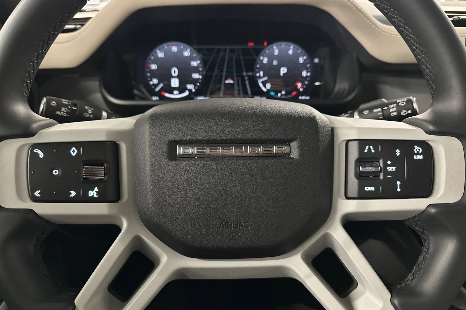 Used 2023 Land Rover Defender 130 X-Dynamic SE image 18