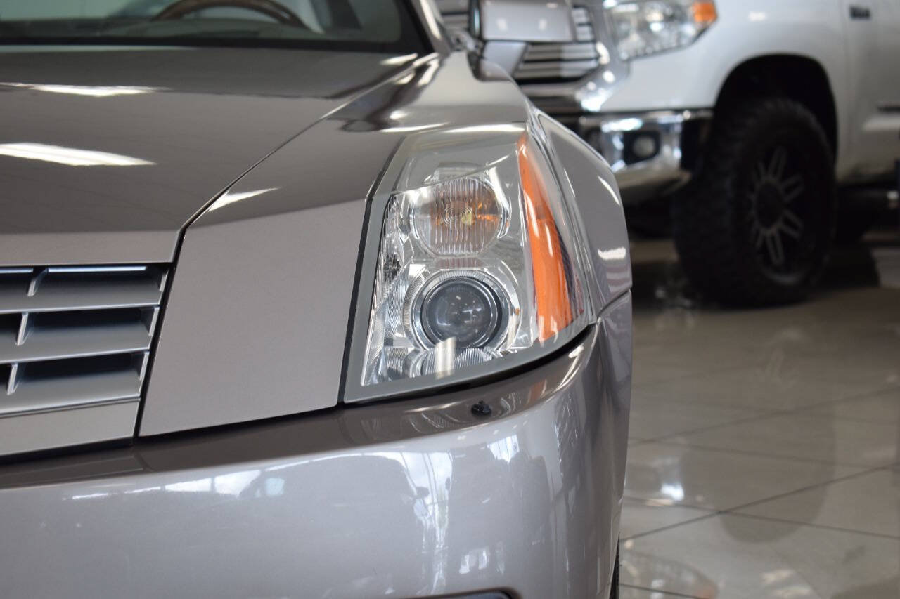 Used 2005 Cadillac XLR RWD image 19