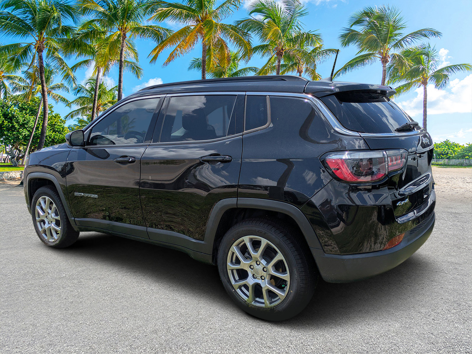 Certified 2022 Jeep Compass Latitude AWD/4WD image 5