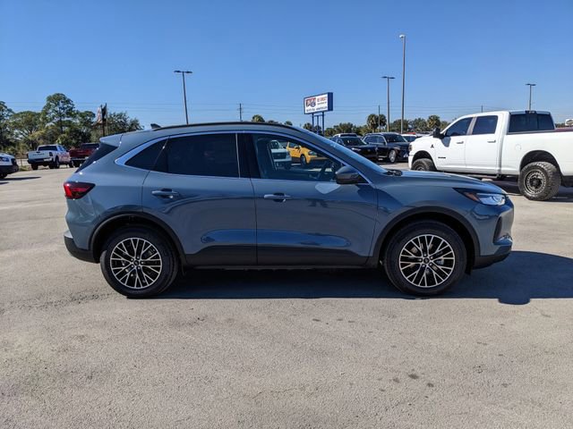 New 2026 Ford Escape SE image 3
