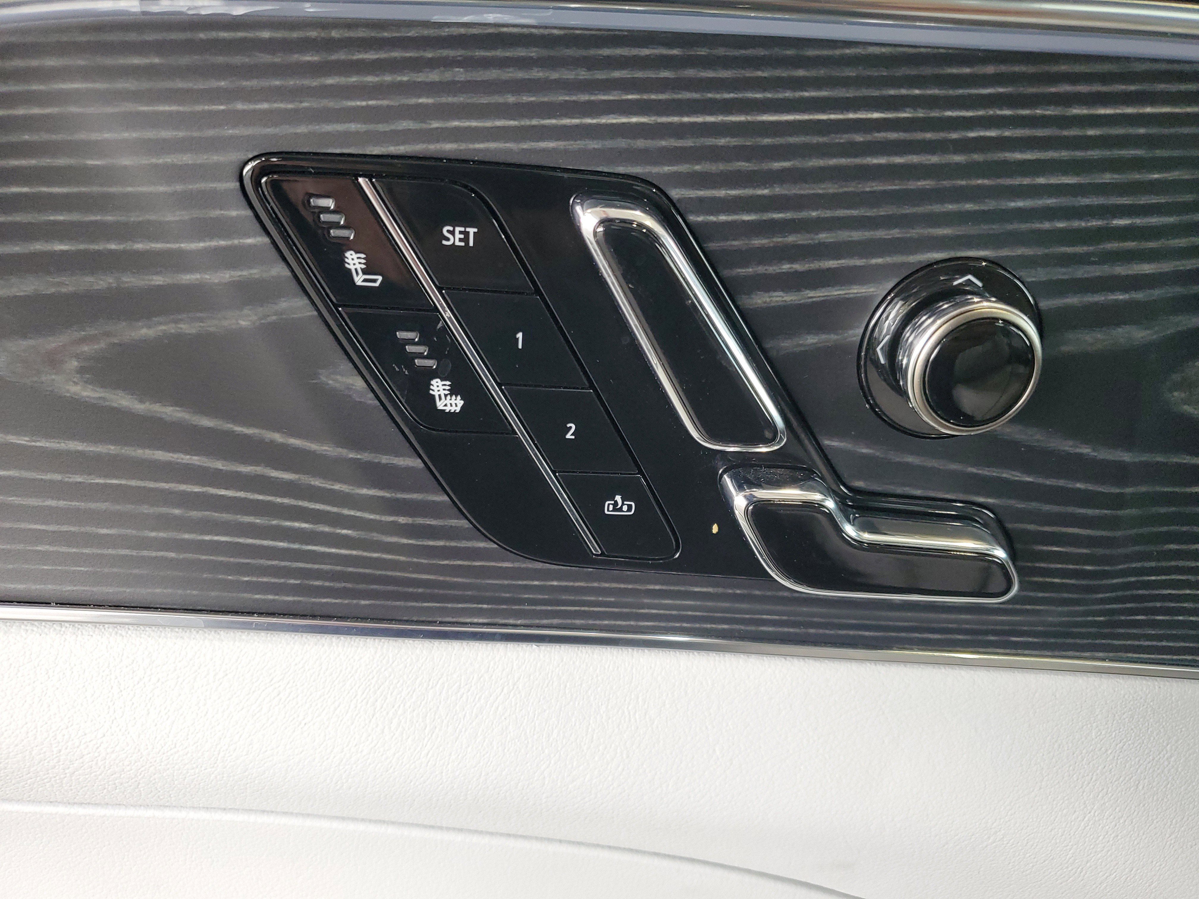 Used 2024 Cadillac Lyriq Luxury image 19