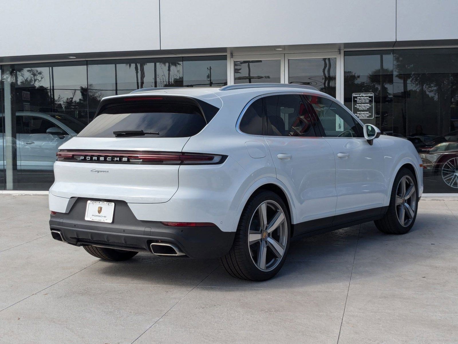 Certified 2025 Porsche Cayenne image 9