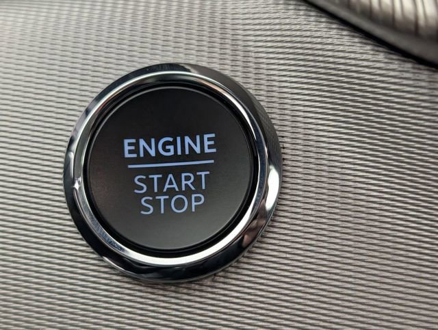 Used 2025 Ford Explorer Active image 26