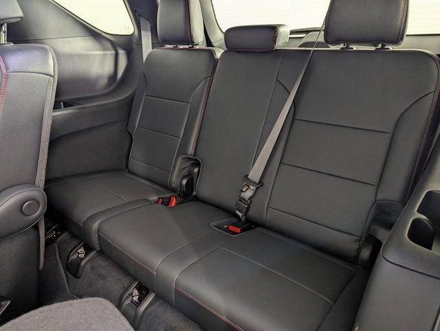 Used 2024 Chevrolet Traverse RS AWD/4WD image 19