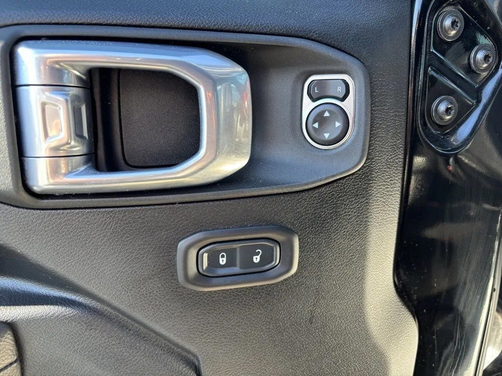 Used 2023 Jeep Wrangler Unlimited Rubicon w/ LED Lighting Group image 21