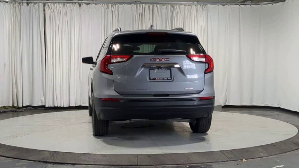 Used 2023 GMC Terrain SLE w/ Driver Convenience Package AWD/4WD image 9