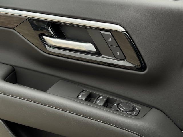New 2026 Chevrolet Suburban LS w/ LS Custom Edition RWD image 19