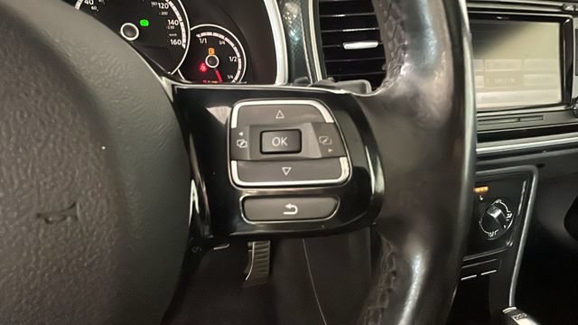 Used 2013 Volkswagen Beetle Turbo FWD image 16