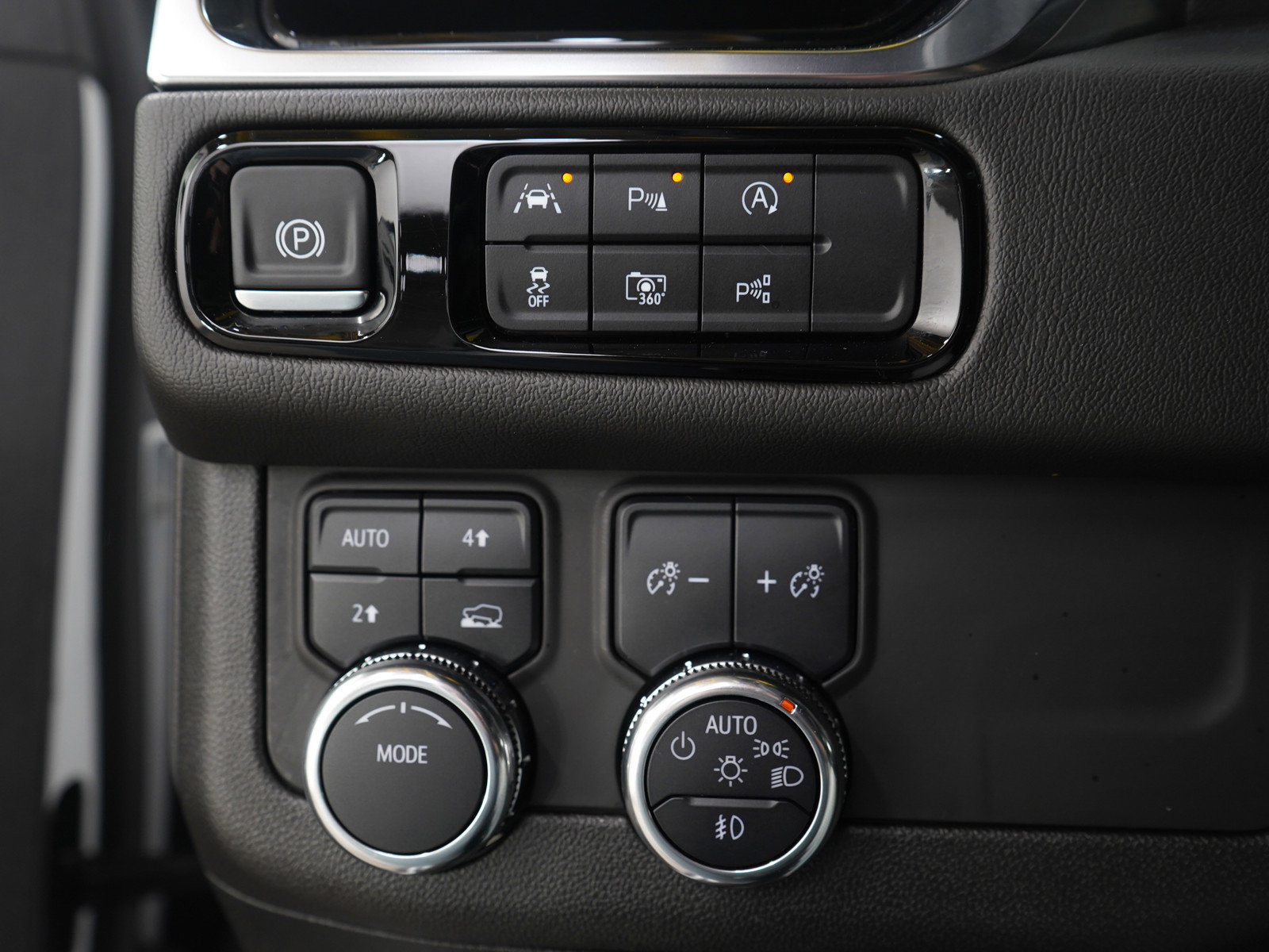 Used 2025 GMC Yukon Denali image 29