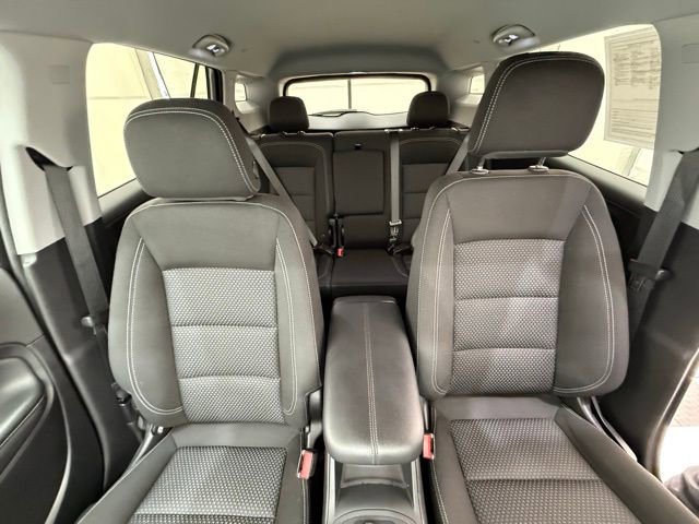 Used 2024 GMC Terrain SLE image 25