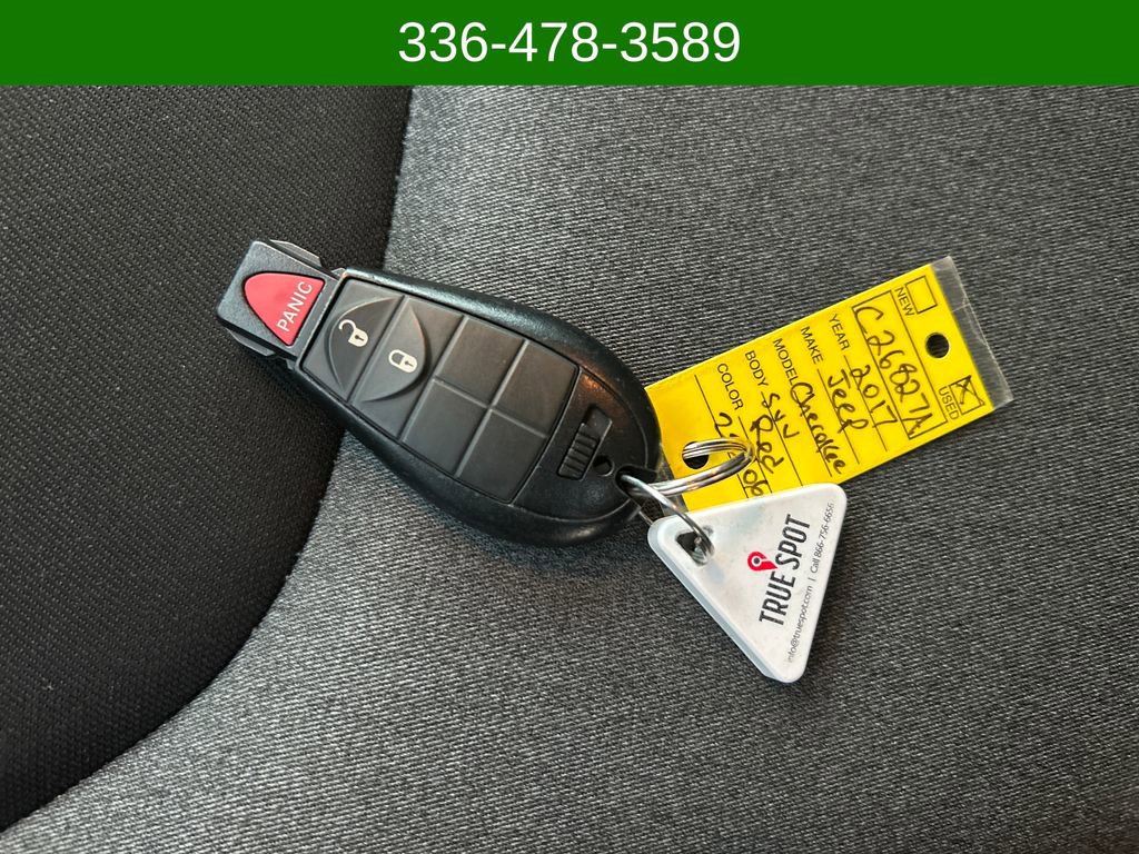 Used 2017 Jeep Cherokee Sport image 27