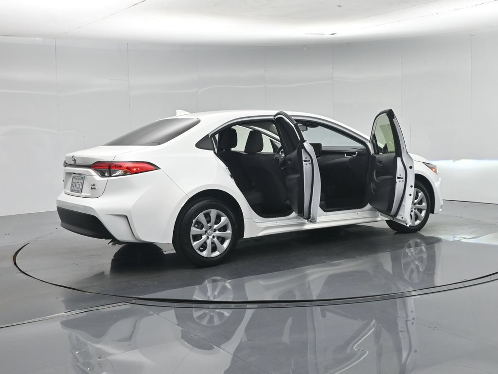 Used 2026 Toyota Corolla LE w/ Carpet Mat Package (TMS) FWD image 6