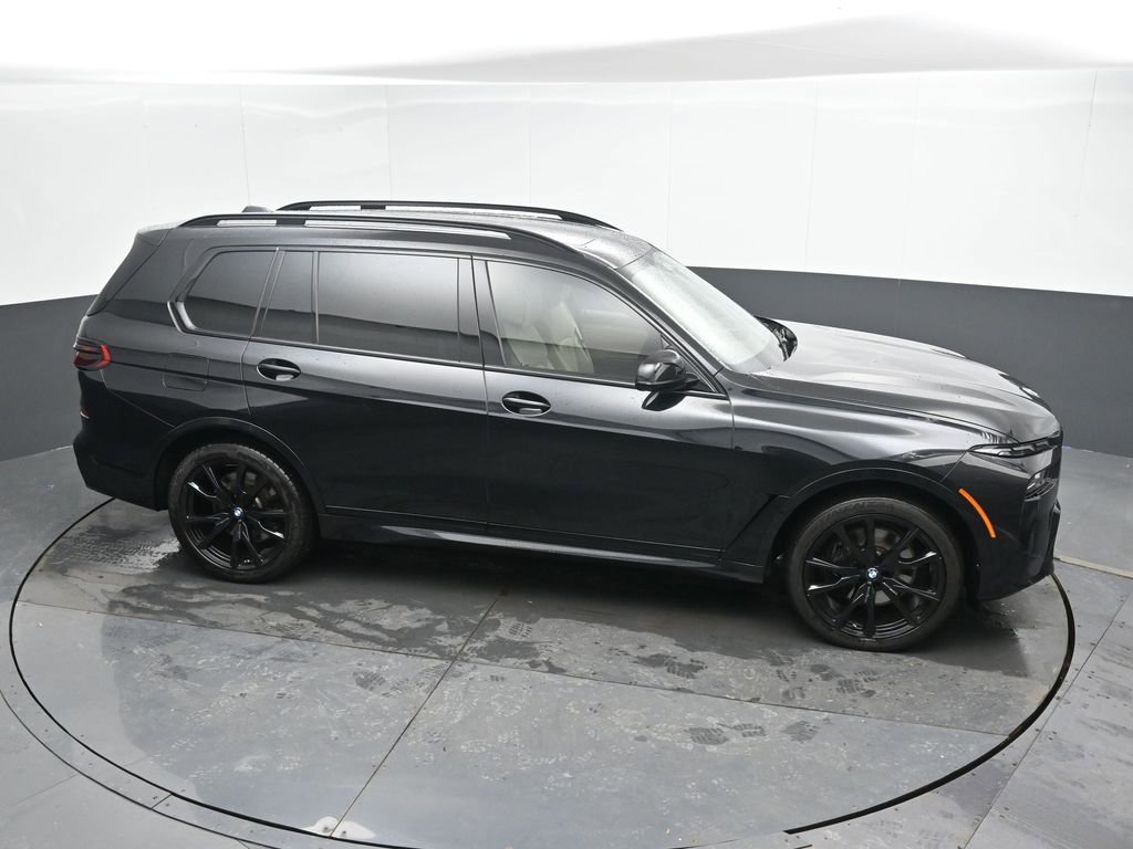 Used 2025 BMW X7 M60i image 42