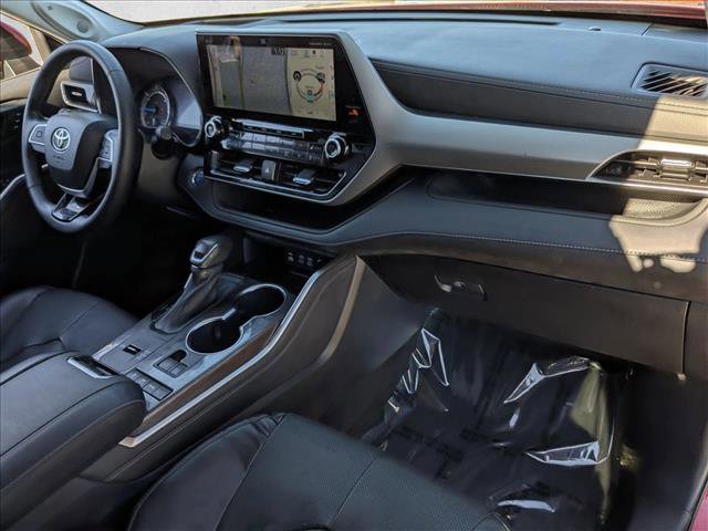 Certified 2022 Toyota Highlander Platinum image 25