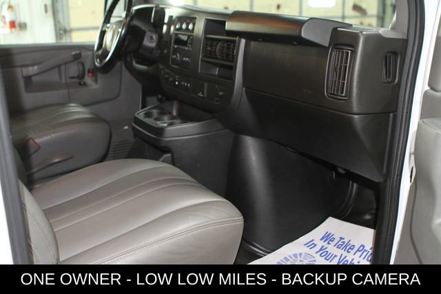 Used 2019 Chevrolet Express 3500 w/ Driver Convenience Package RWD image 22