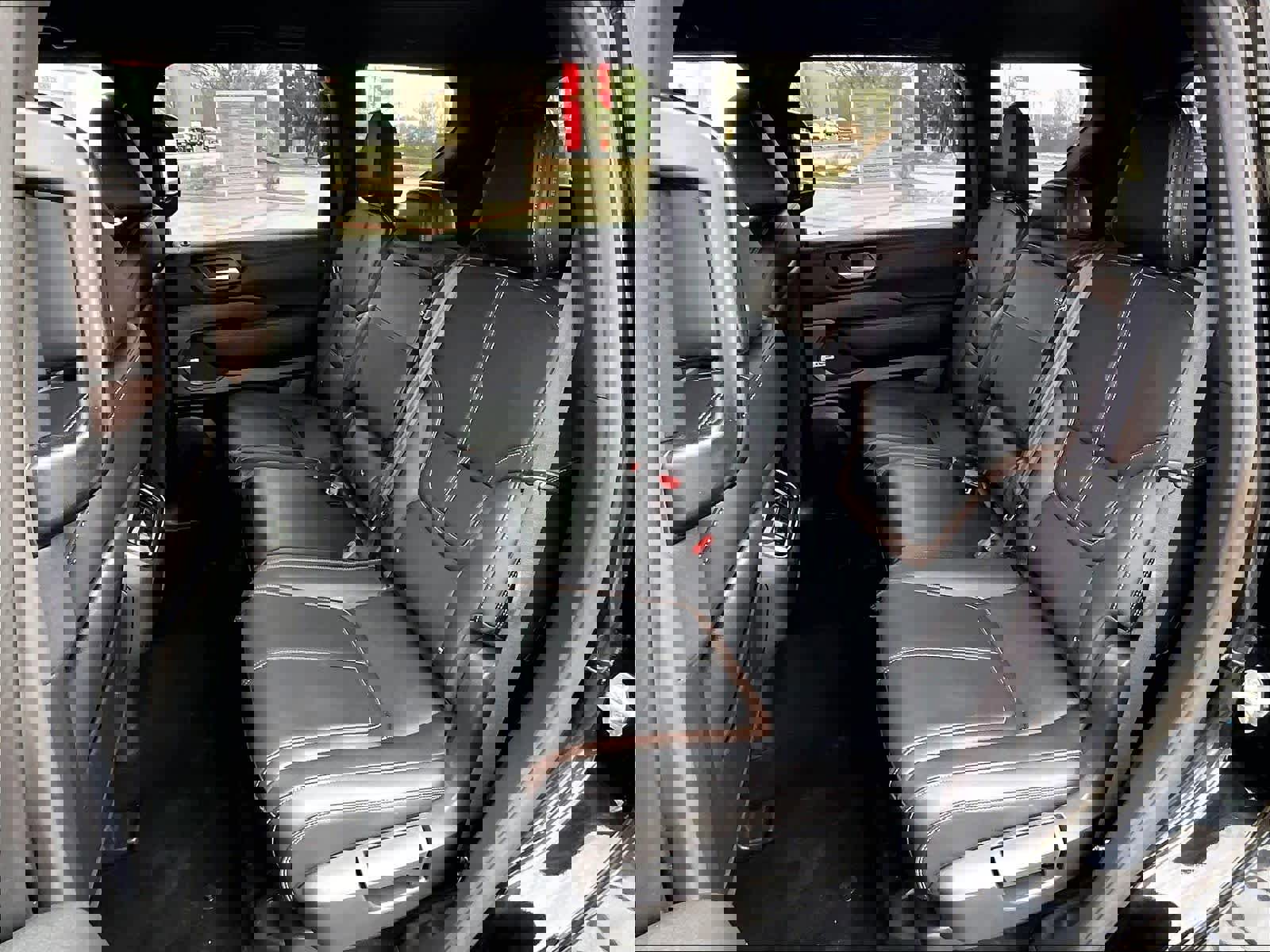 Certified 2025 Nissan Armada SL image 15