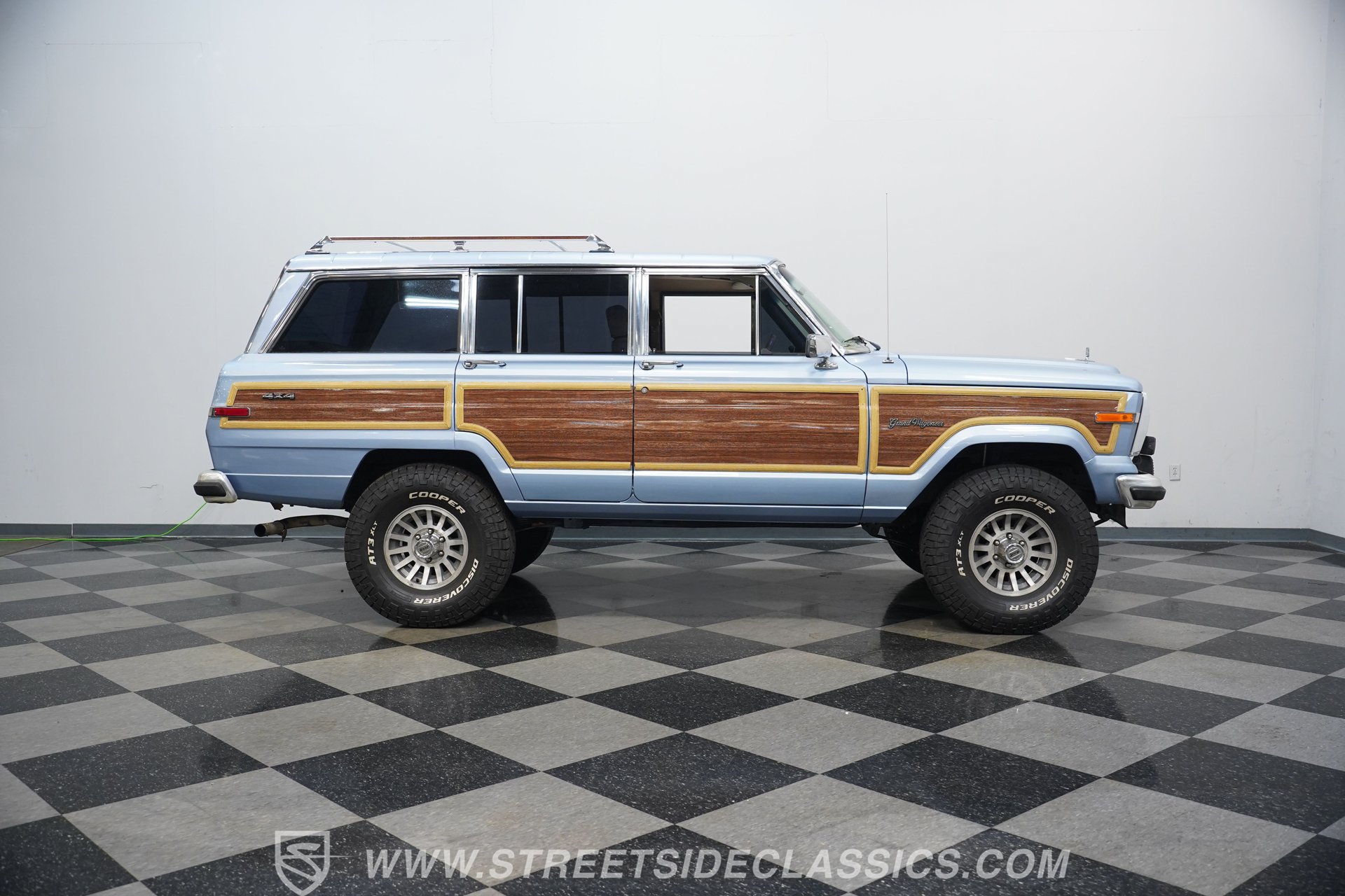 Used 1989 Jeep Grand Wagoneer AWD/4WD image 14