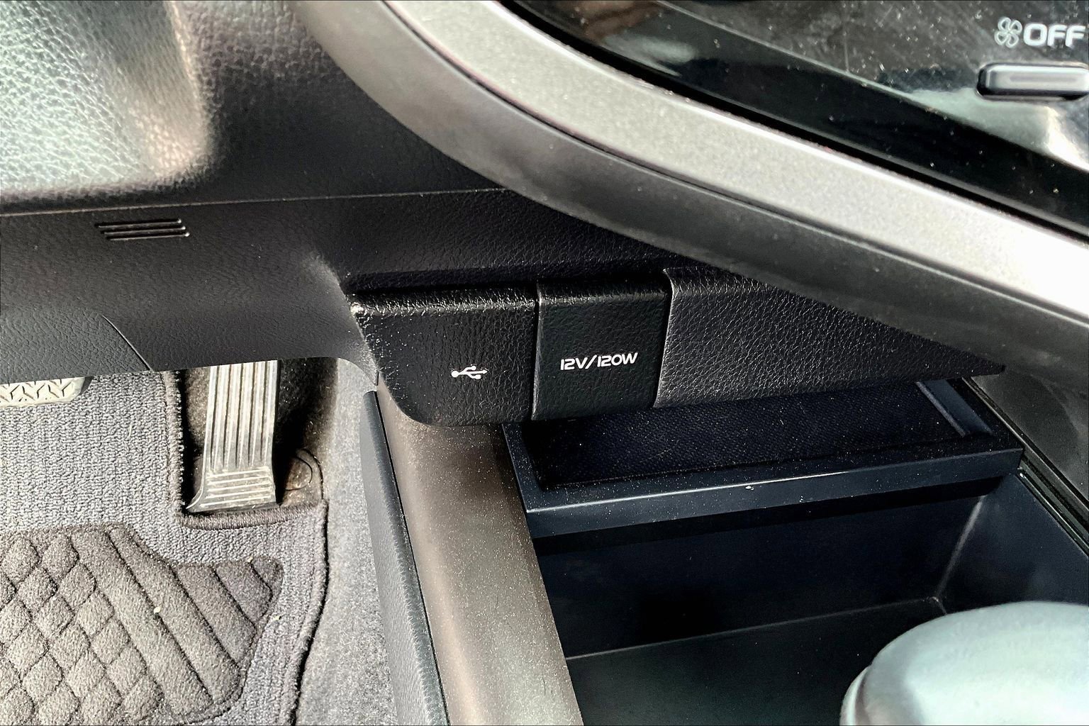 Used 2023 Toyota Camry SE image 24