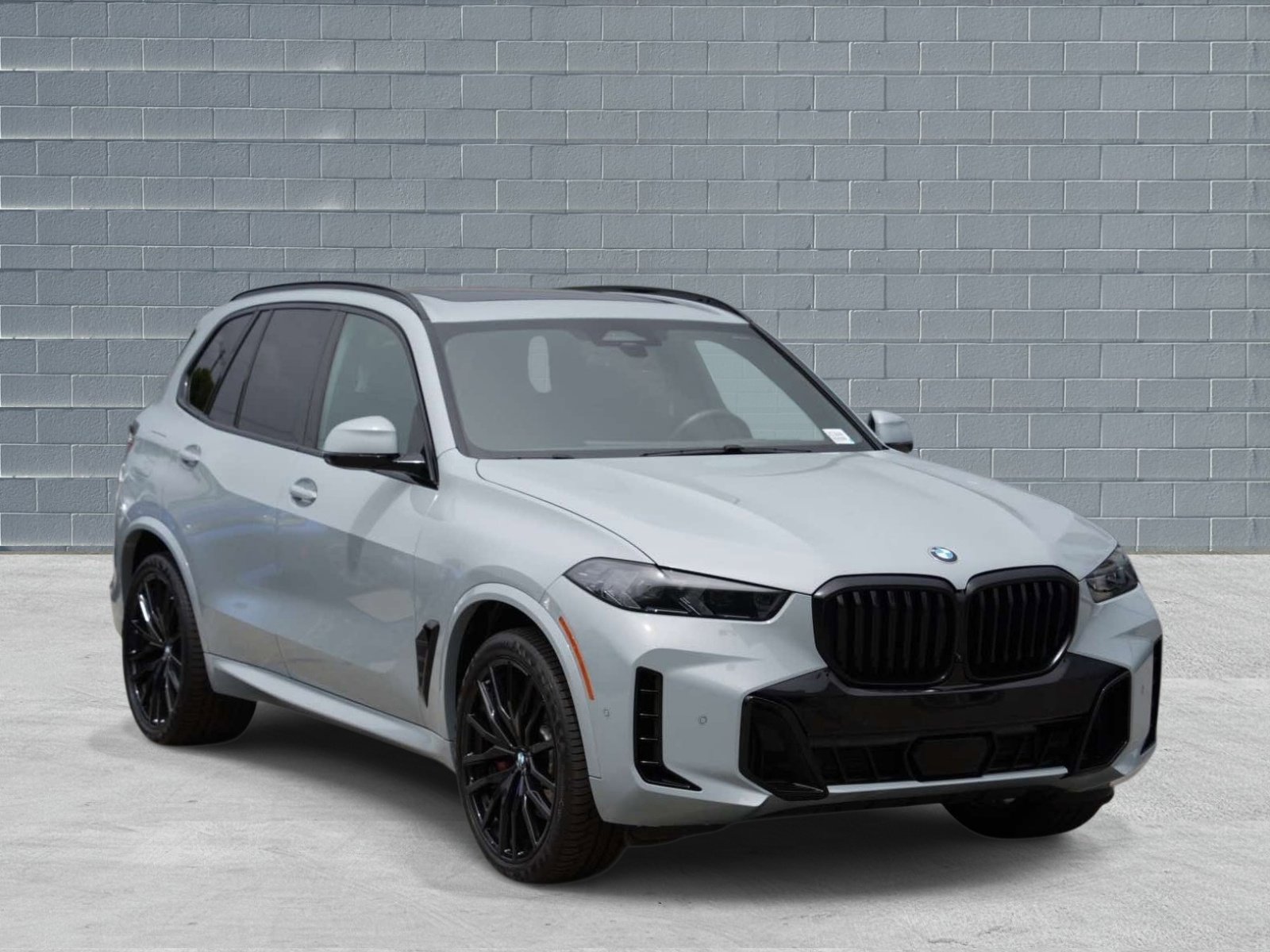 Certified 2024 BMW X5 xDrive40i w/ M Sport Package AWD/4WD image 1