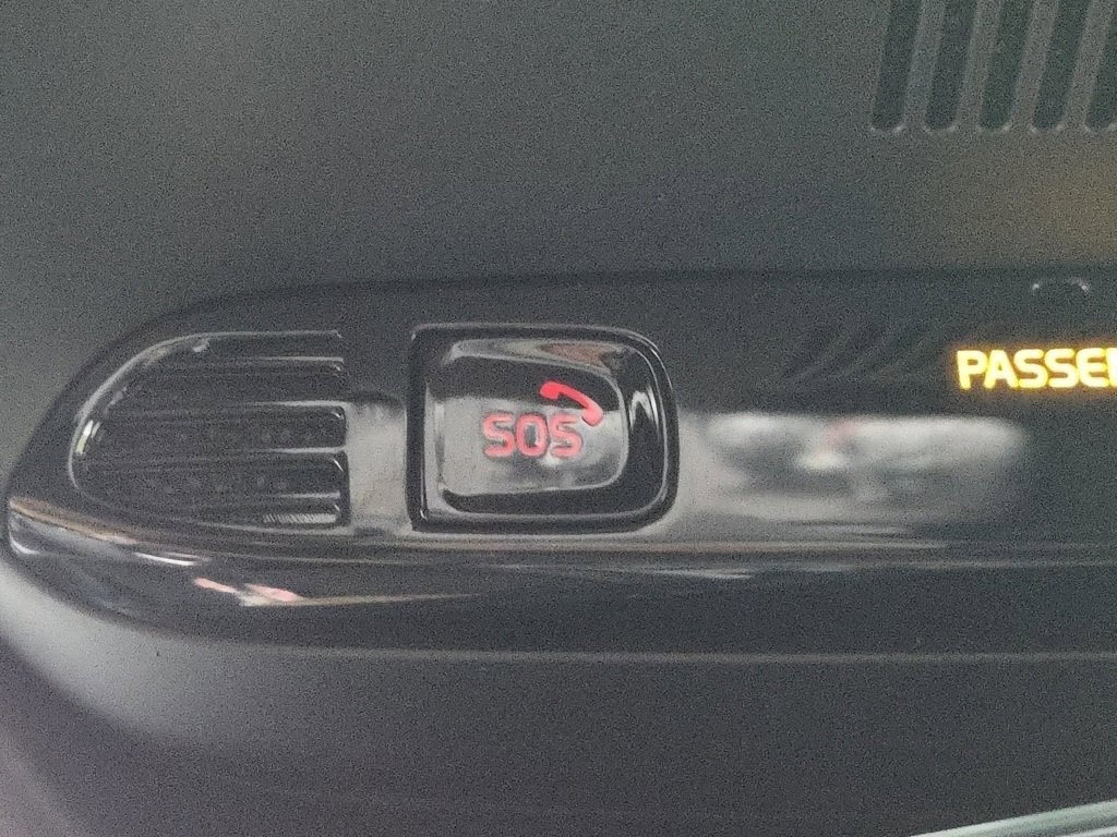 Used 2019 Volvo XC40 T5 R-Design image 23