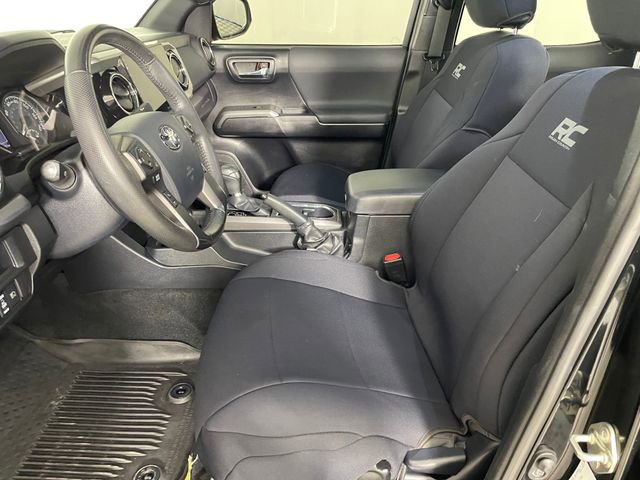 Used 2019 Toyota Tacoma TRD Off-Road w/ Technology Package AWD/4WD image 2