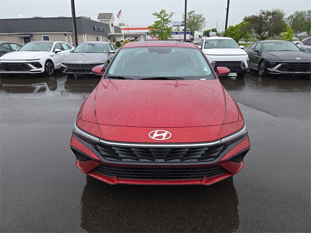 New 2025 Hyundai Elantra SEL image 3