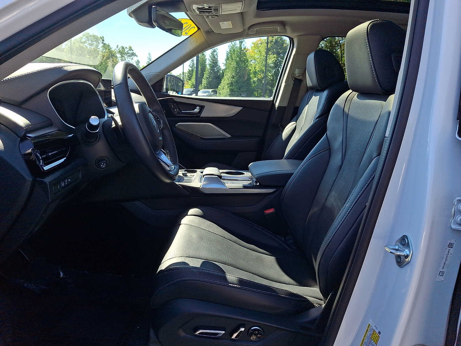 Certified 2024 Acura MDX w/ Technology Package AWD/4WD image 14