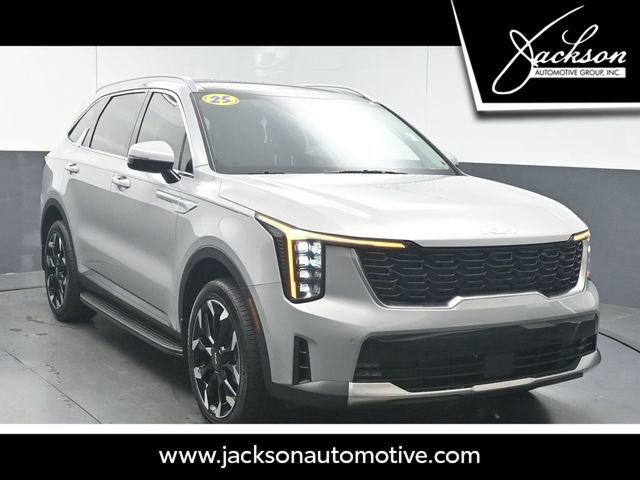 Used 2025 Kia Sorento EX w/ Panoramic Sunroof Package
