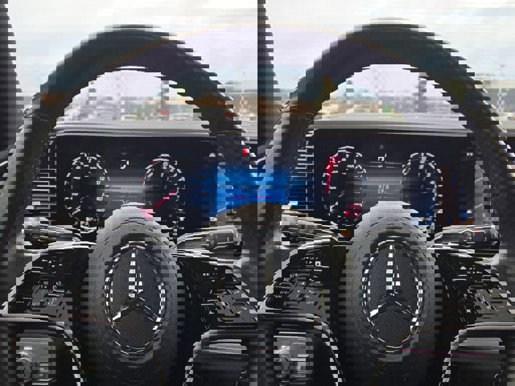 Used 2024 Mercedes-Benz GLE 450e 4MATIC image 33