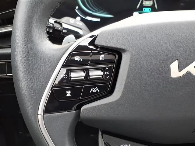 Used 2024 Kia Niro EX Touring image 27