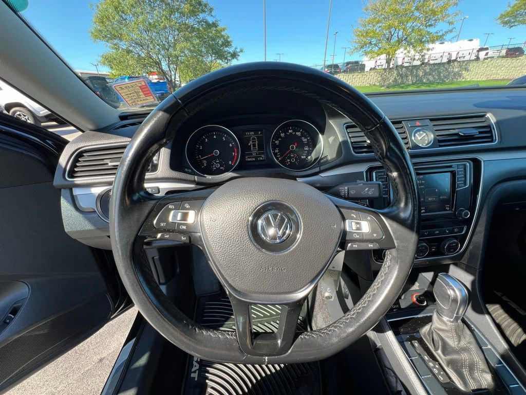 Used 2017 Volkswagen Passat 1.8T R-Line image 39